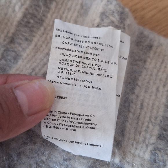 Hugo Boss women's Orange Label sweater/Shawl Virgin Wool Blend - Picture 10 of 10